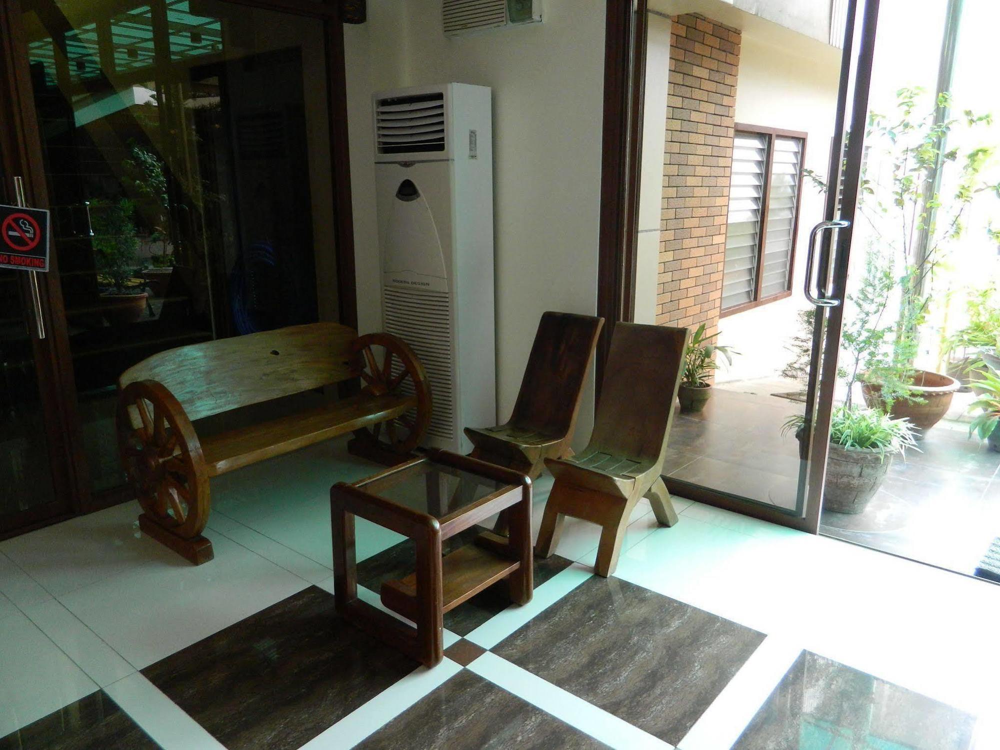 Qanaq Hotel Davao City Екстериор снимка